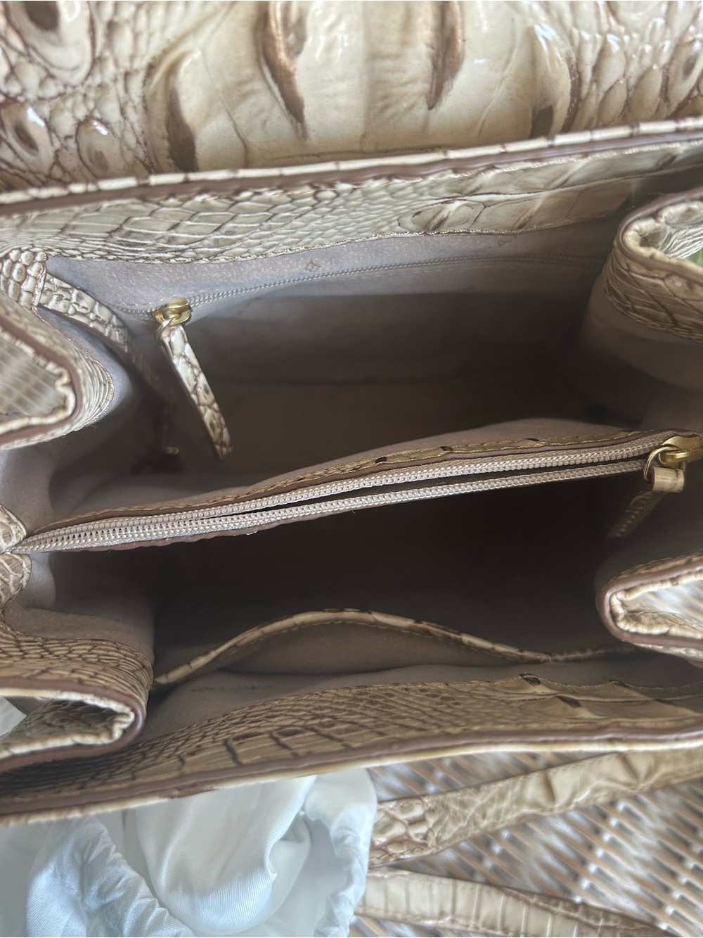 Brahmin Seashell Croc Embossed Leather Crossbody Bucket Bag coastal old money - Picture 8 of 10